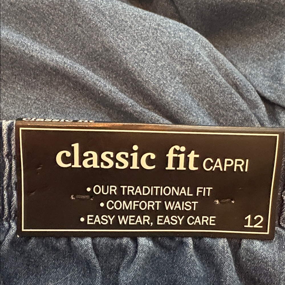 NWT Alfred Dunner Classic Fit Capri Pants Comfort Waist Medium Blue 12 - Picture 7 of 8